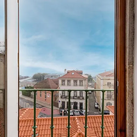 아파트 Bright Studio With Open Views | Alfama