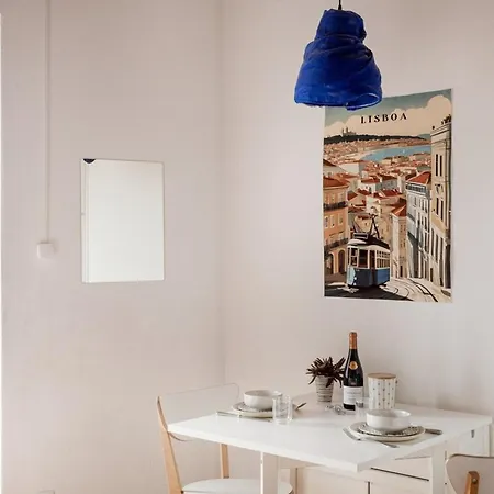 Bright Studio With Open Views | Alfama 아파트
