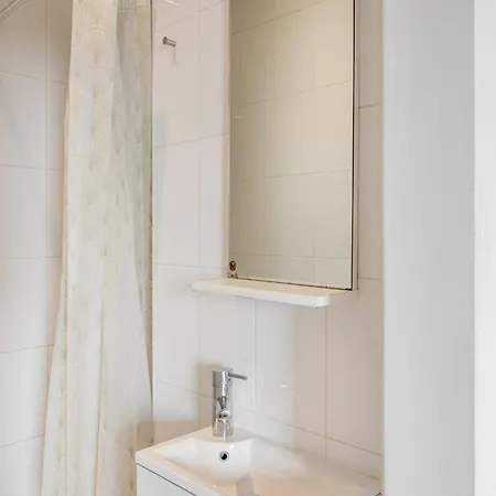 아파트 Bright Studio With Open Views | Alfama *