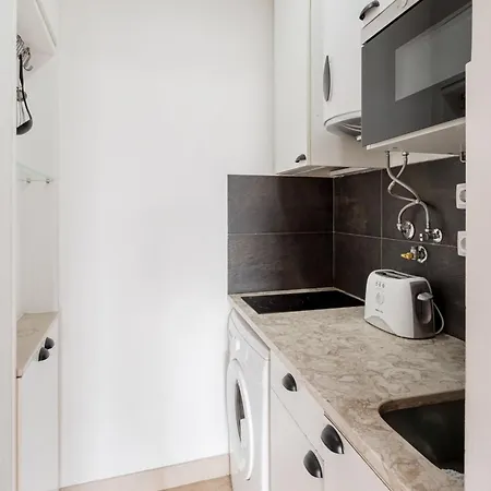 Bright Studio With Open Views | Alfama 아파트 *