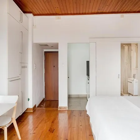Bright Studio With Open Views | Alfama * 리스본