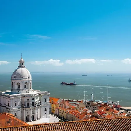 Bright Studio With Open Views | Alfama