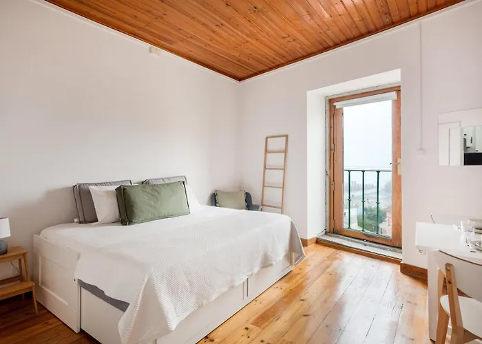 Apartment Alfama Views In Historical